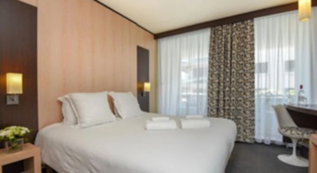 Двухместный номер Standard с балконом Hôtel Point France