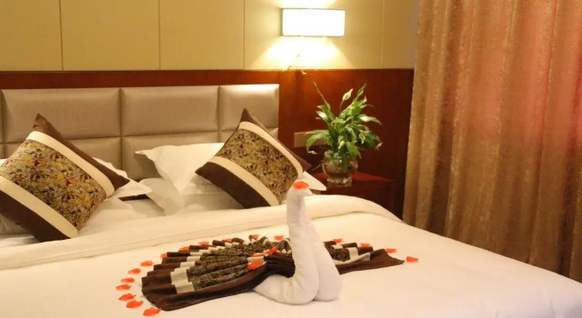 Luyuan Hotel, Varaa Hotelli Yongjing Gansu