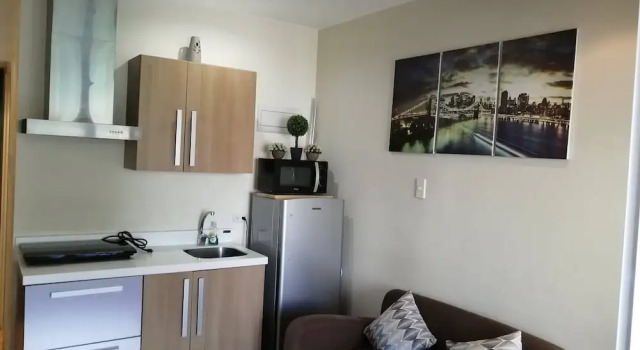 Студия Happy Suites at Knightsbridge Res Makati