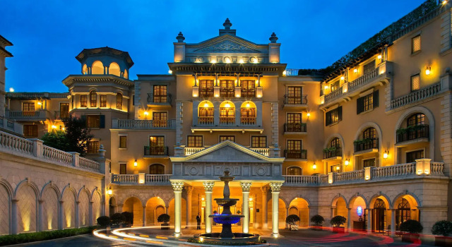 Кровать в общем номере Meilu Legend Hotel Hangzhou