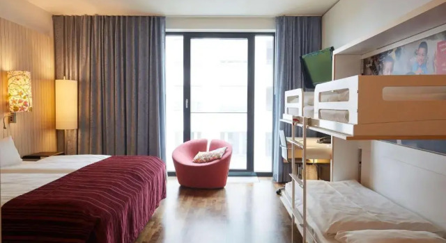 Четырёхместный семейный номер (окно не гарантировано) Standard Scandic Berlin Potsdamer Platz
