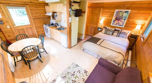 Across the Creek Cabins, Buchen Sie Hotel Clearwater 