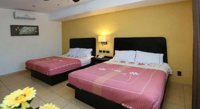 Четырёхместный номер Standard Hotel Victoria Inn