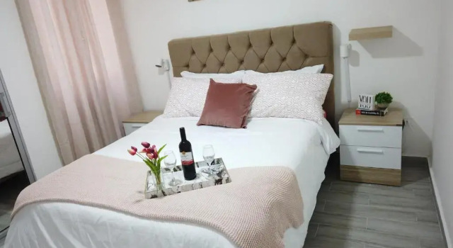 Lovely 3 Bedroom Condo Near Downtown And Foodies