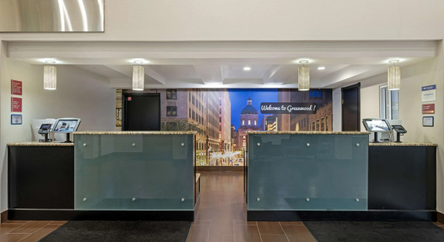 La Quinta Inn & Suites Greenwood, Đặt Khách sạn Greenwood Indiana