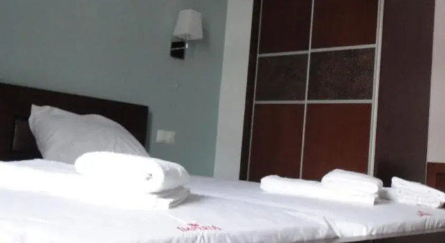 Imperia President, Book Hotel Paralia 
