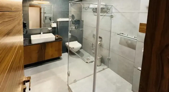 THE LOVE PASSION KARMA CLUB & RESORT, Забронировать Курортный отель Отели штата Раджастхана с парковкой, Парковка