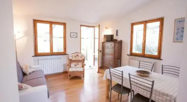 Villino L'Olivo, Rezervovat Hotel Hotely v Elba s parkováním, Parkování