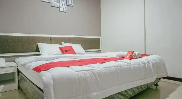Двухместный номер Deluxe RedDoorz Plus @ Sawah Besar