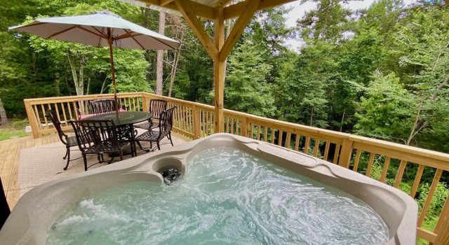 Номер Standard Foxes' Den Cabin with Private Hot Tub and Arcade Game by RedAwning