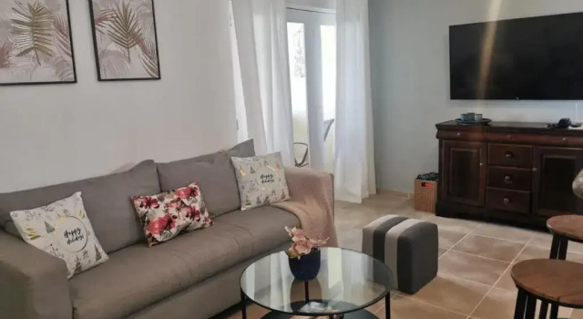 Апартаменты Beautiful stylish apartment near the beach