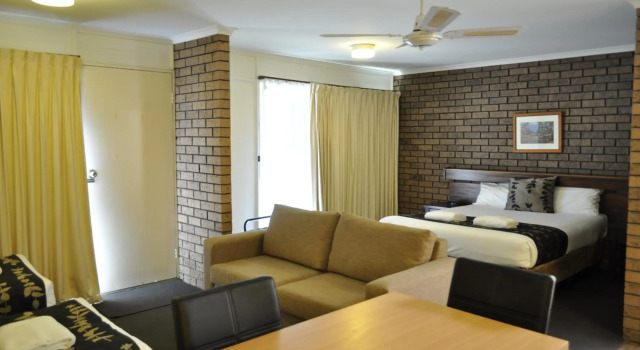 Albury Burvale Motor Inn, Забронировать Мини-отель Отели Олбери с завтраком, рядом с Kitabisa Gallery, Завтраки