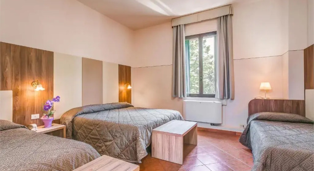 Четырёхместный номер Standard Hotel Arno Bellariva