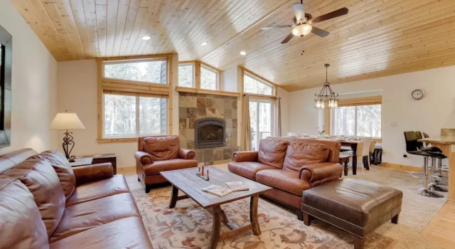 Near Donner Lake & Skiing: Soda Springs Cabin!, Book Feriehus Soda Springs Californien