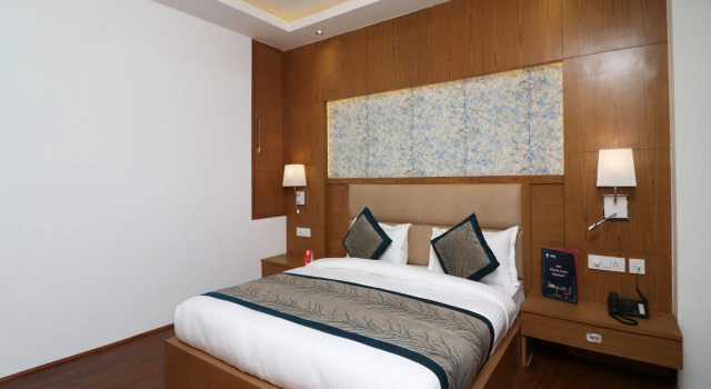 Oyo 10824 Hotel Star Suites, Забронировать Отель Отели Нью-Дели с завтраком, Завтраки