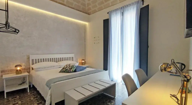 Двухместный номер Standard с балконом Bassi77 - rooms & apartments