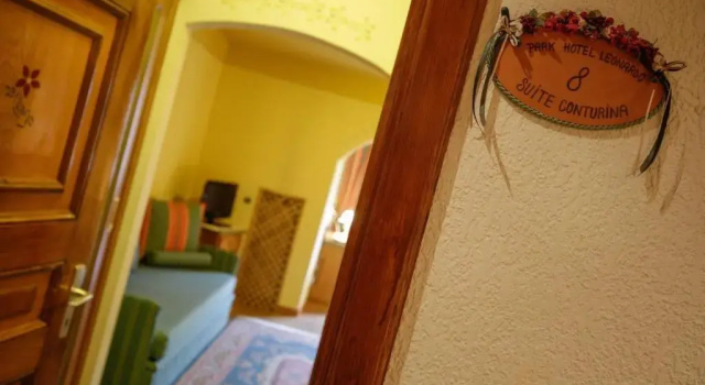 Полулюкс Hotel Leonardo