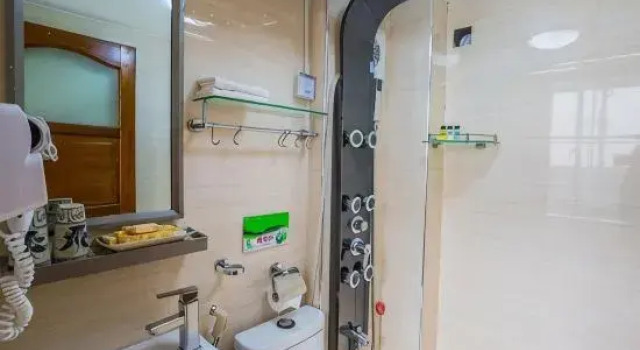 Номер Superior с видом на внутренний двор Hanoi Stella Hotel