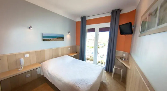 Одноместный номер Standard с балконом Hotel Bar Tabac Point Chaud LEcureuil