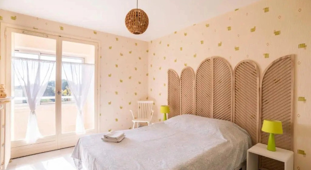 Flat with loggia at 10min from the BEACH