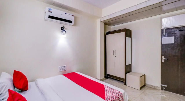 OYO Flagship 76903 RS Hotels