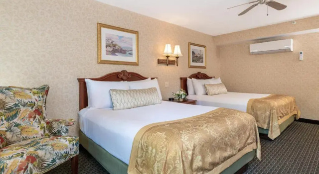 Четырёхместный номер Deluxe Bar Harbor Grand Hotel