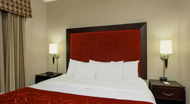 Номер Standard Comfort Suites DFW N-Grapevine