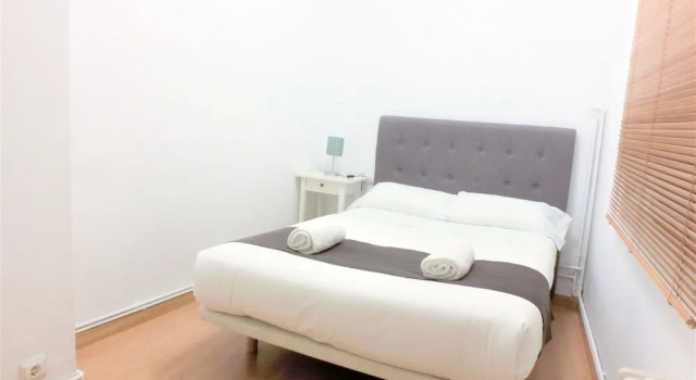 Living Valencia Apartments - Merced, Забронировать Апартаменты/квартира Сьютат Белла 