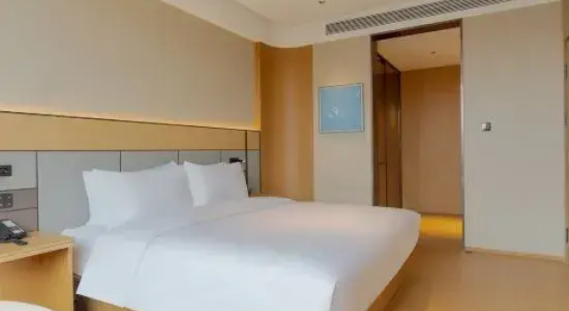 Люкс JI Hotel (Urumqi Midong)