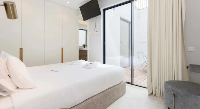 Liiiving in Porto - Pool Paradise Apartment B, Забронировать Апартаменты/квартира Порту Регион Порту, рядом с Приходская церковь Богоматери Непорочного Зачатия