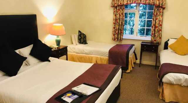 Семейный номер Standard Marston Farm Hotel