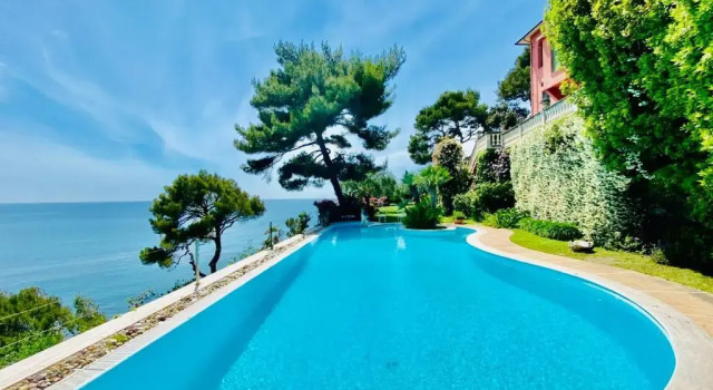 Апартаменты Sea View Suite Apartment In Historic Villa, Exclusive Experience