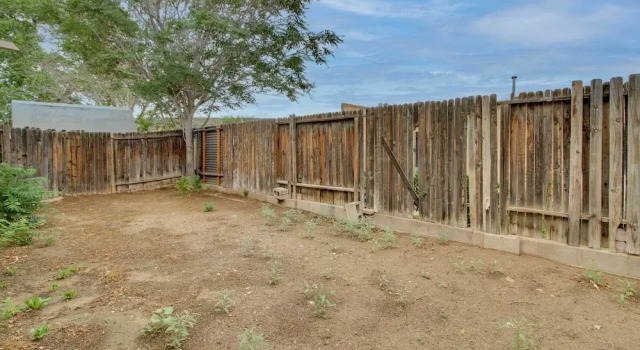 Апартаменты Comfy Albuquerque Townhome < 6 Mi to Downtown