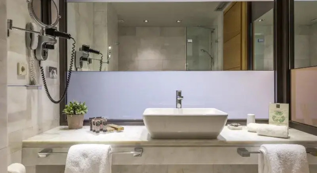 Полулюкс с видом на озеро Esperos Palace Luxury & Spa Hotel