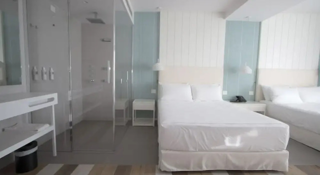 Четырёхместный люкс с видом на море Demo Hotel Design Emotion