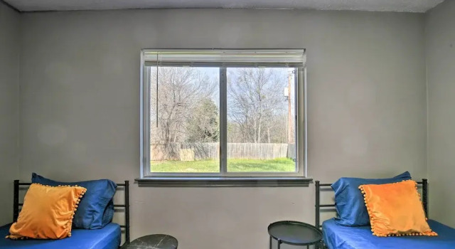 West San Antonio Home w/ Yard: 16 Mi to Dtwn!, Rezerwuj Apartament San Antonio Bexar County