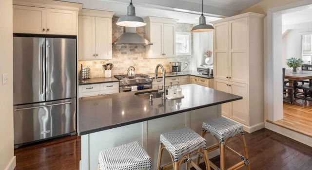 Апартаменты Brooke House In The Heart of Downtown w/ Patio