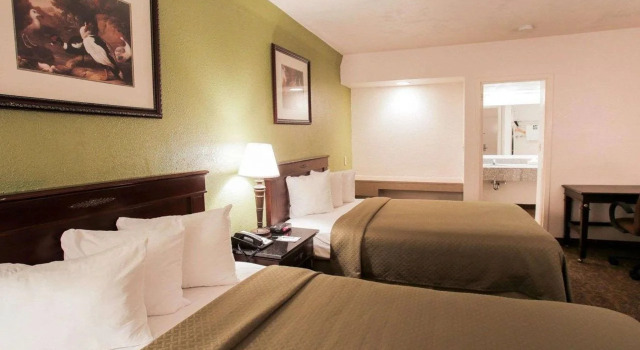 Econo Lodge Austin North near The Domain, Забронировать Отель Остин Greater Austin, рядом с Торговый центр The Linc