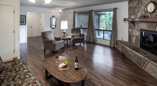 AAA Escape - Three Bedroom Cabin, Забронировать Отель СПА-отели Руидозо, рядом с Гольф-клуб «The Links at Sierra Blanca», SPA-услуги