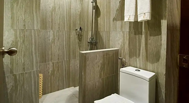 Трёхместный номер Standard J7 Plaza Hotel