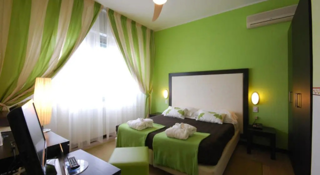 Трёхместный номер Standard UNAHOTELS Imperial Sport Hotel
