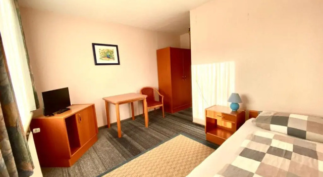 Hotel zum Hahn, Book Hotel Garbsen 