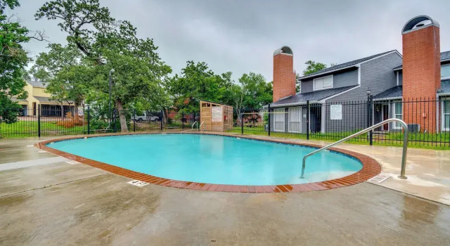 Коттедж College Station Gem w/ Pool Access Near University