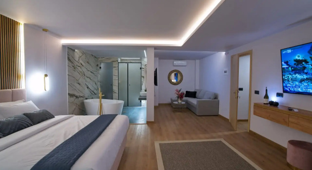 Полулюкс CITYLUXE Suites & Rooms