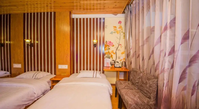 Номер Comfort Lijiang Rongyi Homestay
