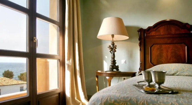 Полулюкс Great Greece Le Convivial Suites