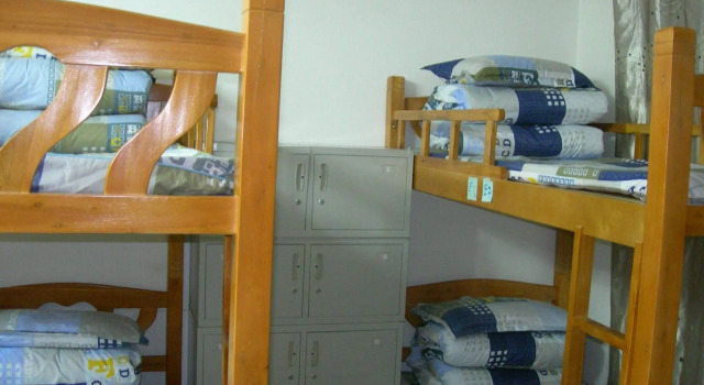 Mike Youth Hostel, Забронировать Хостел Отели Гуанчжоу с парковкой, рядом с Станция метро Zhujiang New Town, Парковка