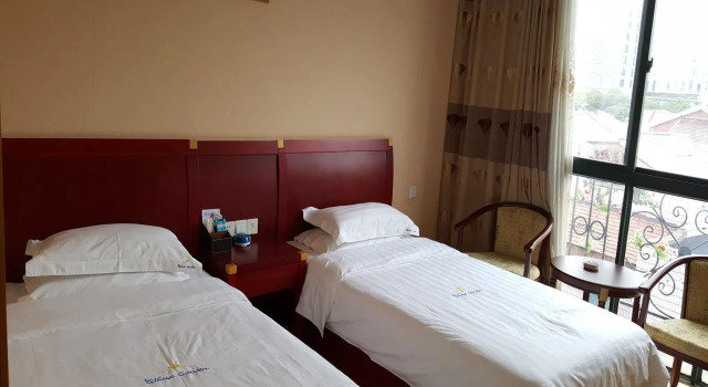 37 Garden Guesthouse Yangcheng Lake Br., Book Pension Hoteller i Suzhou med parkering, Parkering