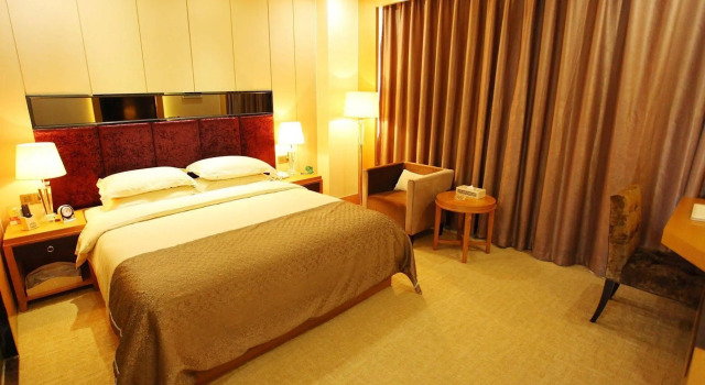 Silver Bay Hotel