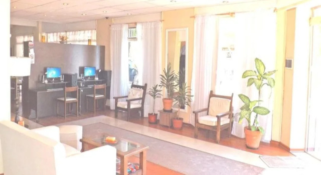 Hotel Nueva Italia, Забронировать Отель Отели провинции Буэнос-Айреса с парковкой, Парковка